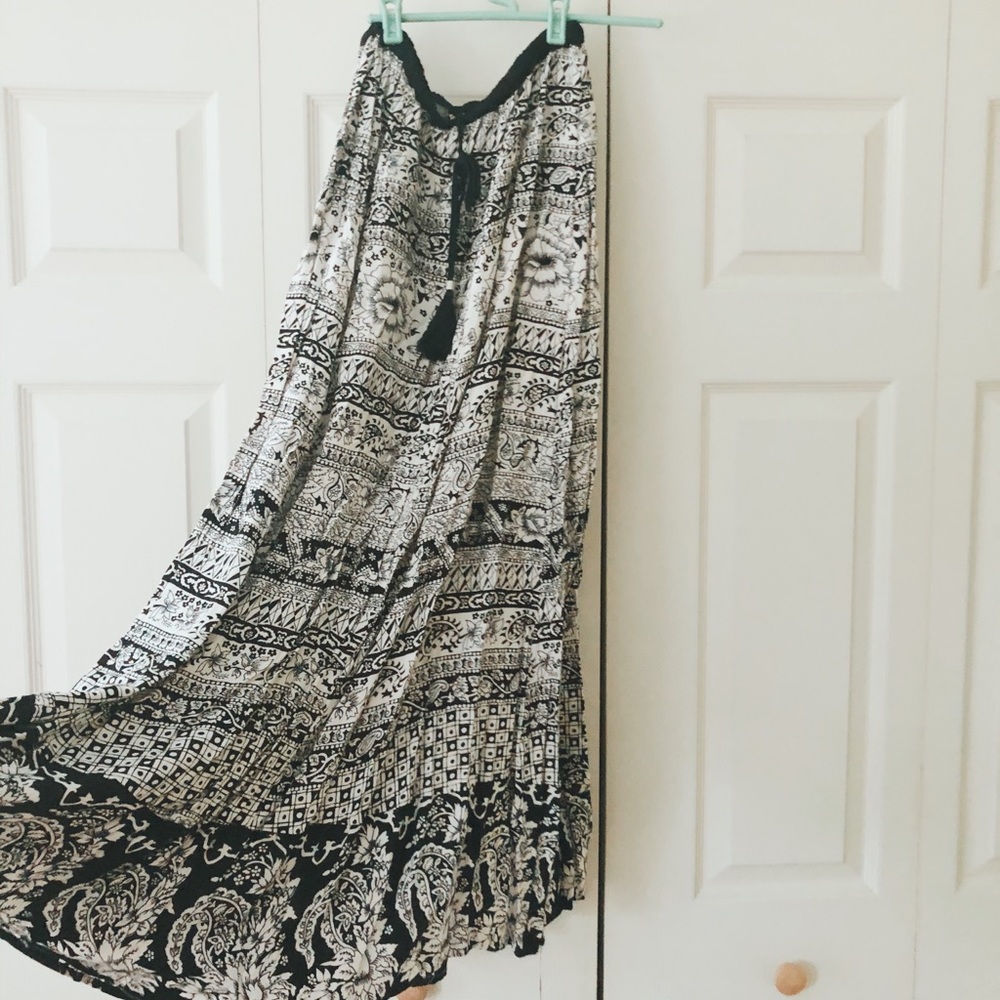 Beautiful, Tasseled Maxi Skirt